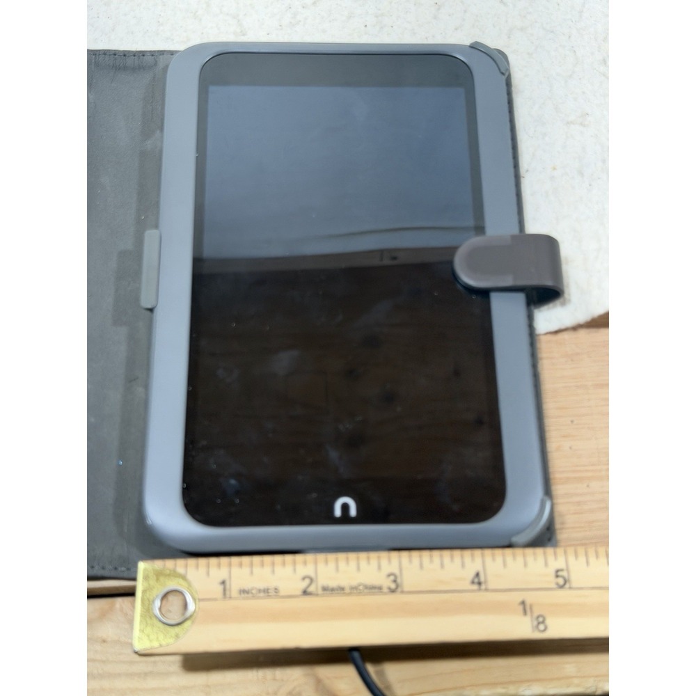 Barnes & Noble Nook HD BNTV400 8GB Tablet eReader With Charger Working Bundle - Picture 15 of 16